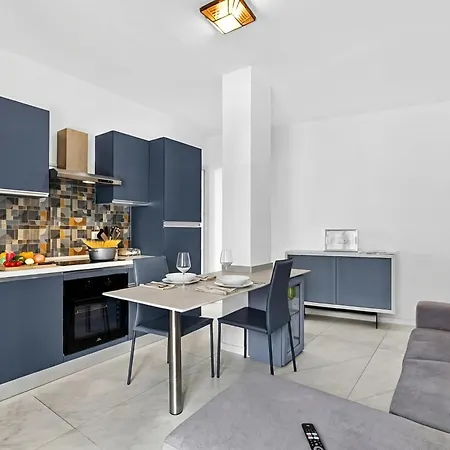 Apartament Emilia Sweet - With Balcony And Ac - Happy *